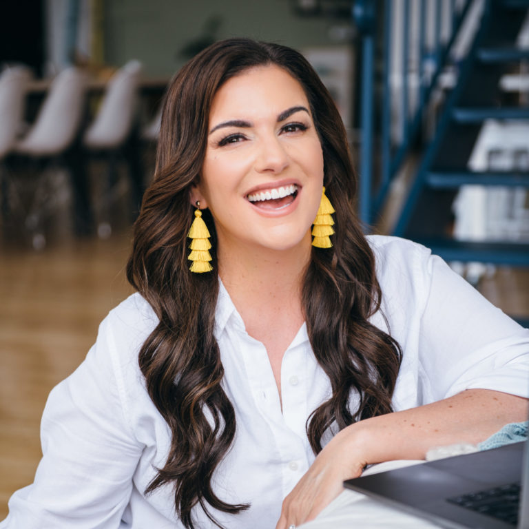 Ep 272 How to Make Money Selling Online Courses with Amy Porterfield